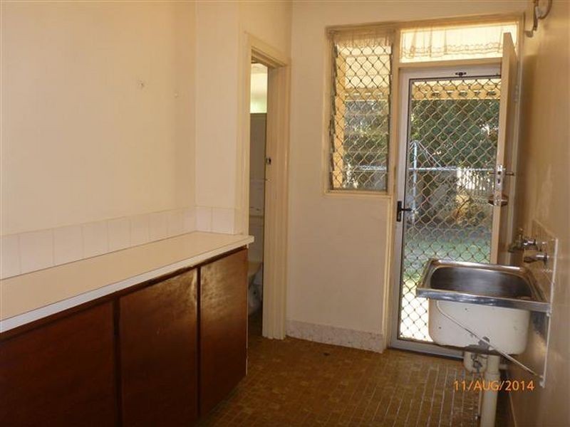 7 Seventh Road, Armadale WA 6112