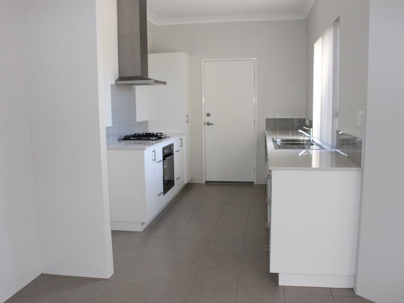 2/41 Bellazario Promenade, Aveley WA 6069
