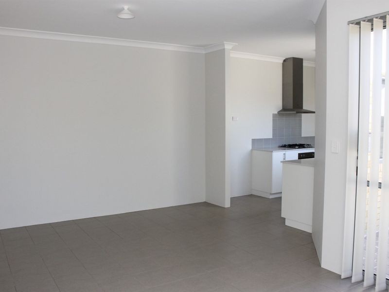 2/41 Bellazario Promenade, Aveley WA 6069