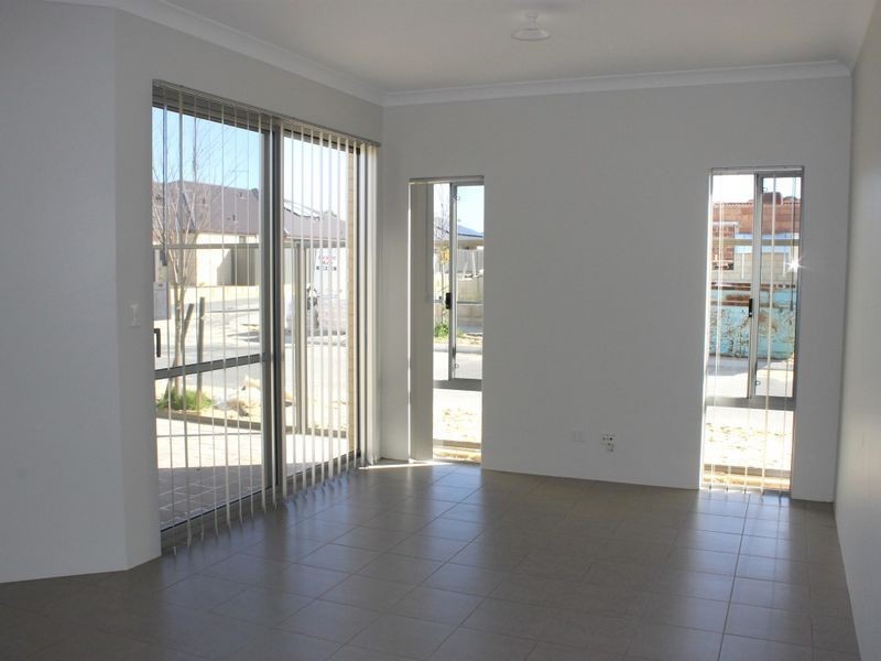 2/41 Bellazario Promenade, Aveley WA 6069