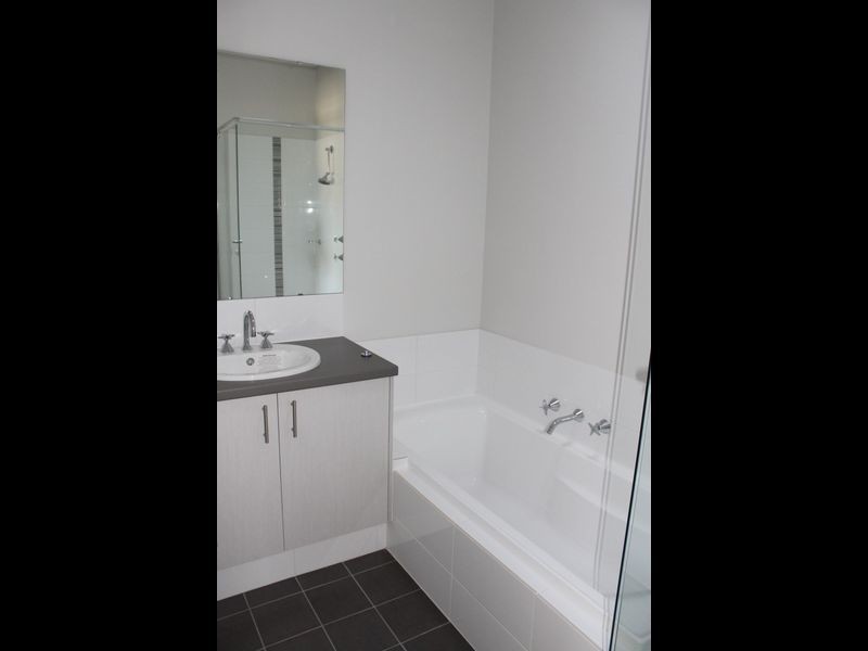 2/41 Bellazario Promenade, Aveley WA 6069
