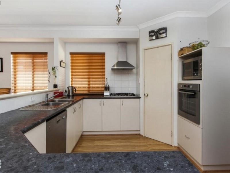 17 Lagrange Street, Success WA 6164