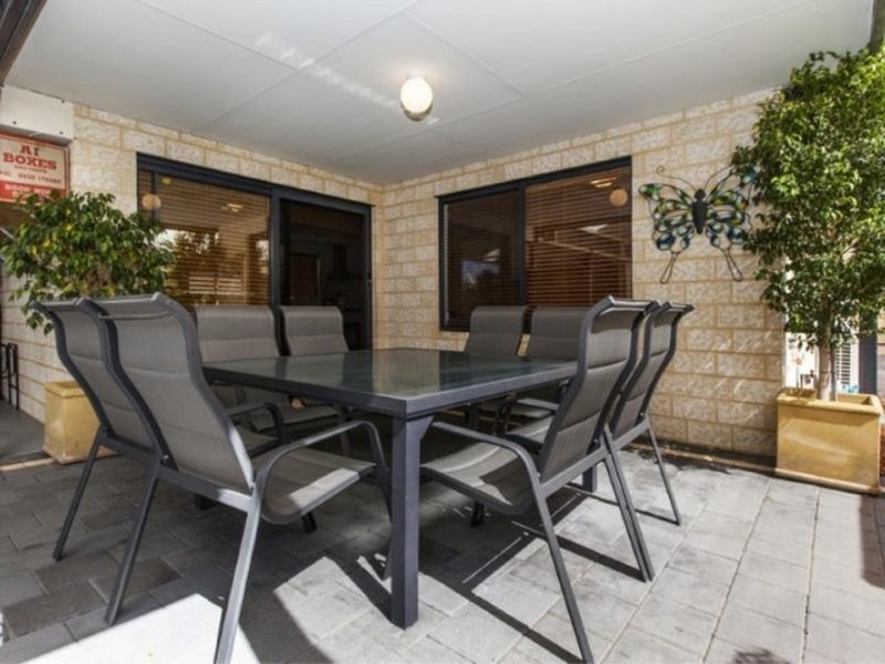 17 Lagrange Street, Success WA 6164