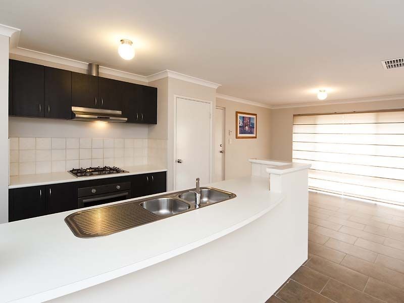 4 Silverline Bend, Bertram WA 6167