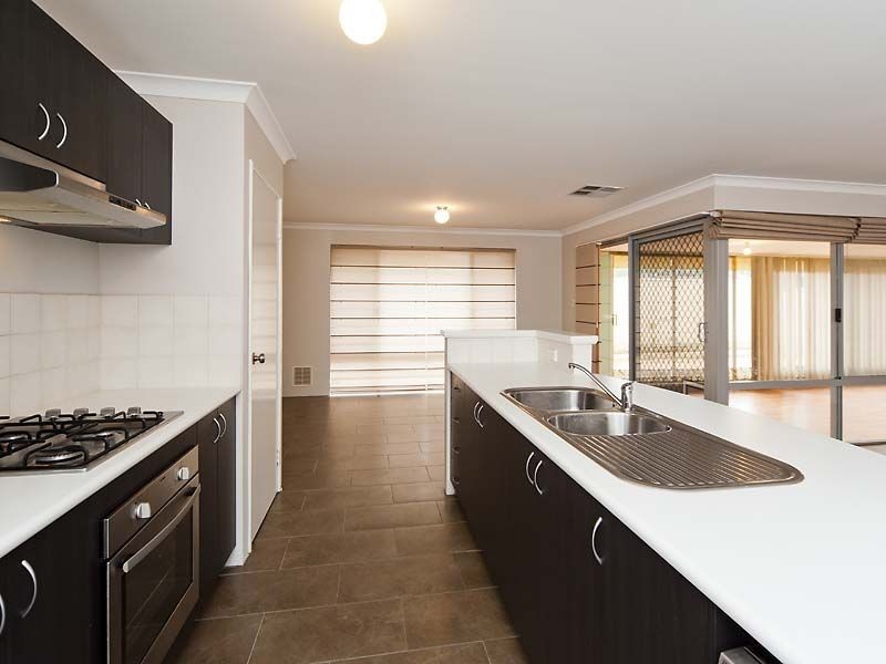 4 Silverline Bend, Bertram WA 6167