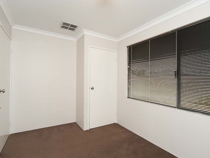 4 Silverline Bend, Bertram WA 6167