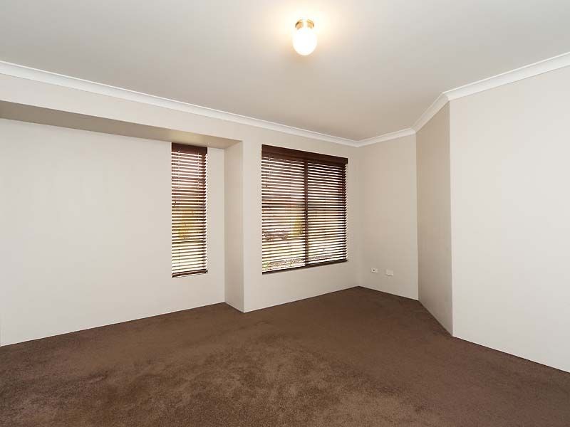 4 Silverline Bend, Bertram WA 6167