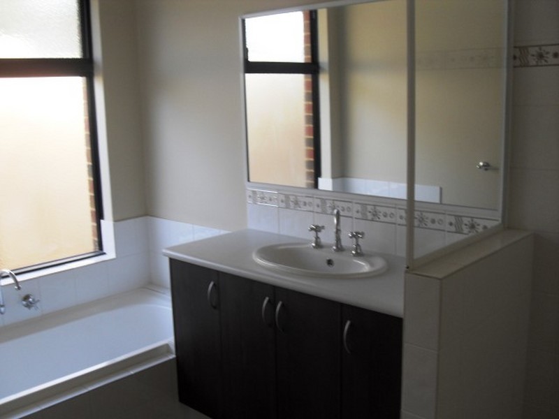 Unit 9/1 Coojong Link, Success WA 6164