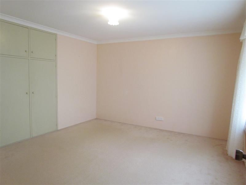 11 Tullamore Close, Waterford WA 6152