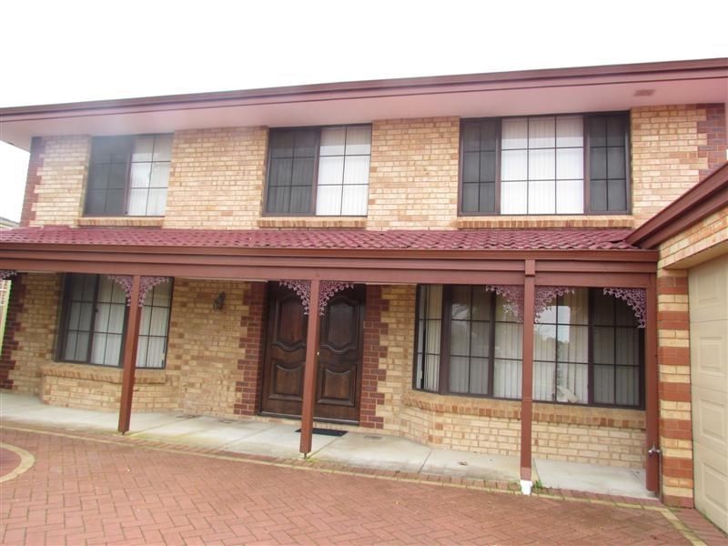 11 Tullamore Close, Waterford WA 6152