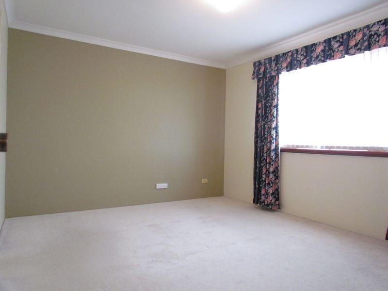 11 Tullamore Close, Waterford WA 6152