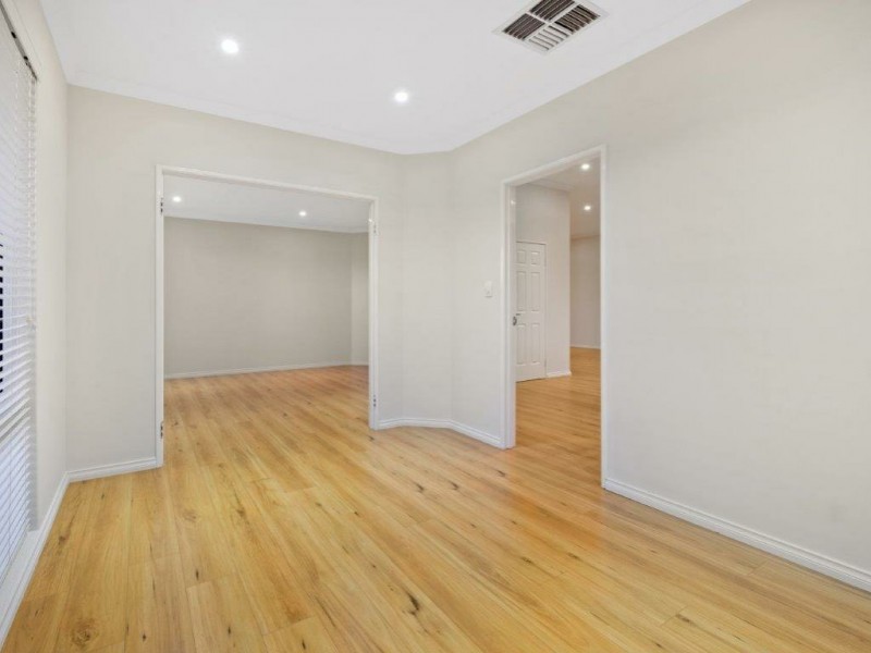 37 Woolmers Loop, Landsdale WA 6065