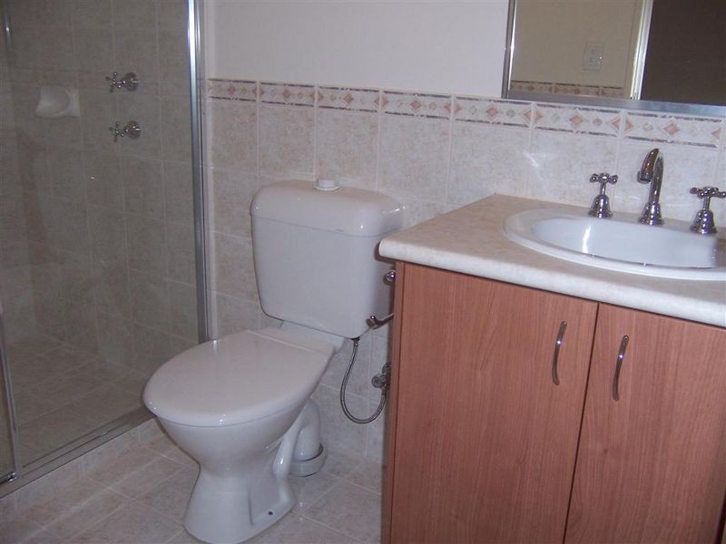 2c Gretham Road, Westminster WA 6061