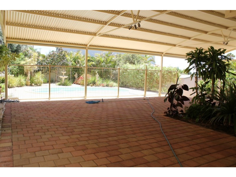 25 Duchart Way, Coogee WA 6166