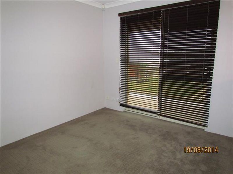 1/6 Batsford Way, Canning Vale WA 6155