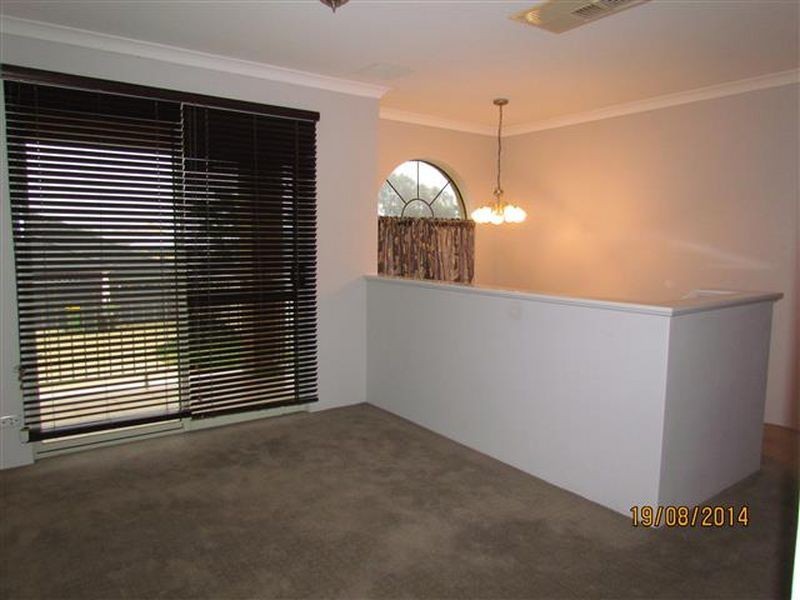1/6 Batsford Way, Canning Vale WA 6155
