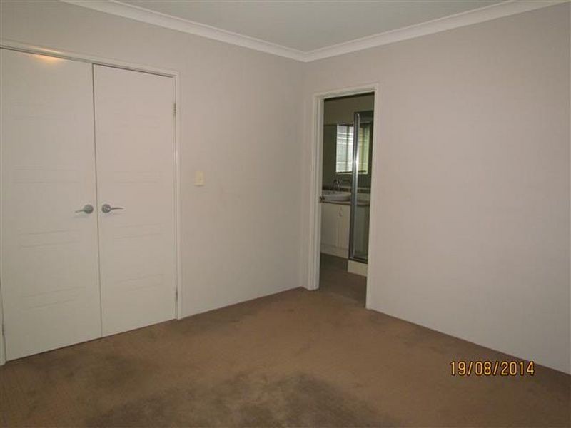1/6 Batsford Way, Canning Vale WA 6155
