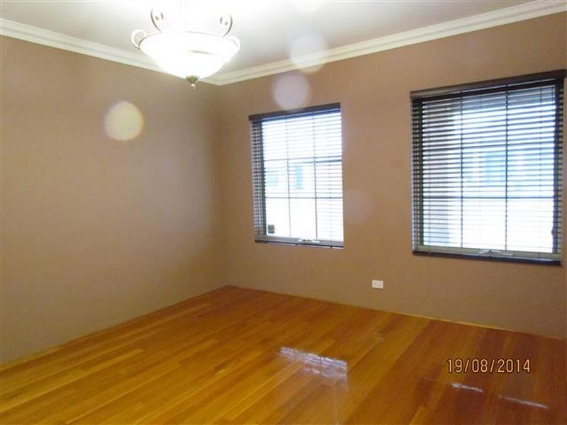 1/6 Batsford Way, Canning Vale WA 6155