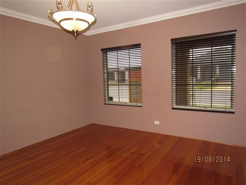 1/6 Batsford Way, Canning Vale WA 6155
