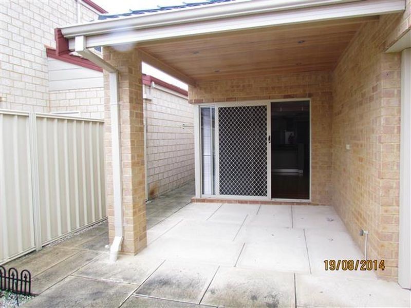 1/6 Batsford Way, Canning Vale WA 6155