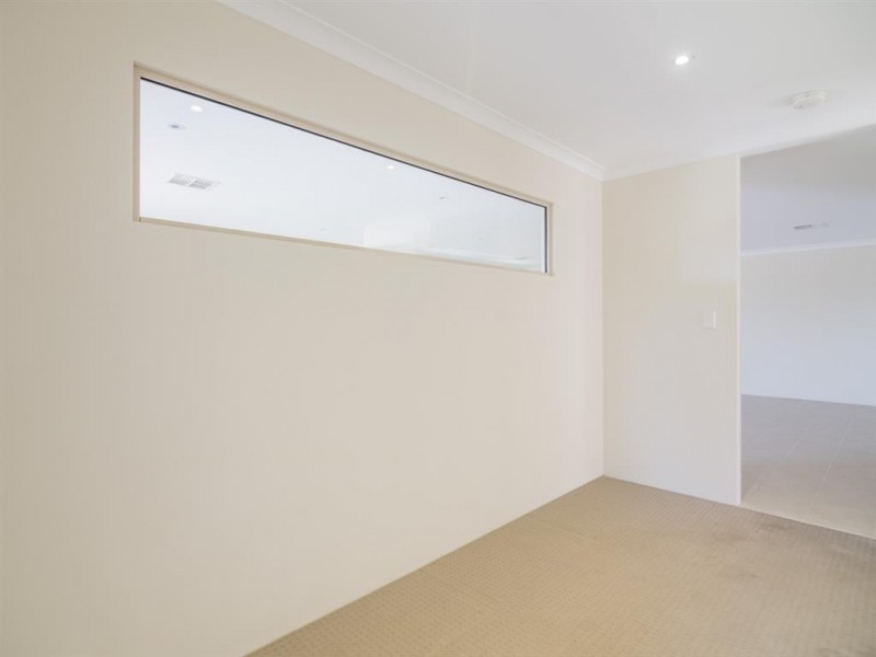 23 Southampton Drive, Piara Waters WA 6112