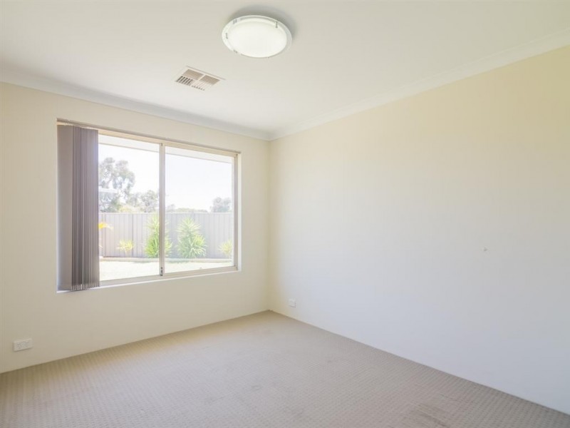 23 Southampton Drive, Piara Waters WA 6112