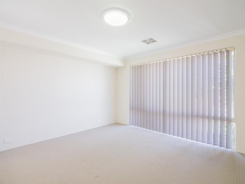 23 Southampton Drive, Piara Waters WA 6112