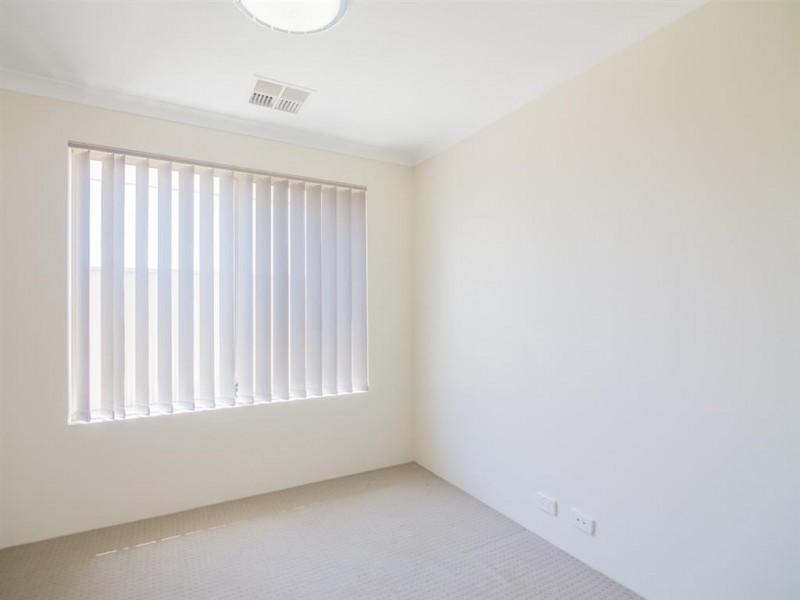 23 Southampton Drive, Piara Waters WA 6112