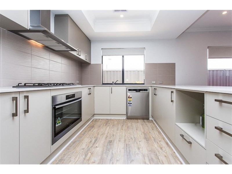 163 Honeywood Drive, Wandi WA 6167