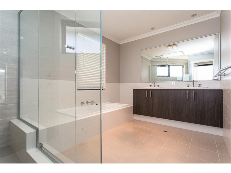163 Honeywood Drive, Wandi WA 6167