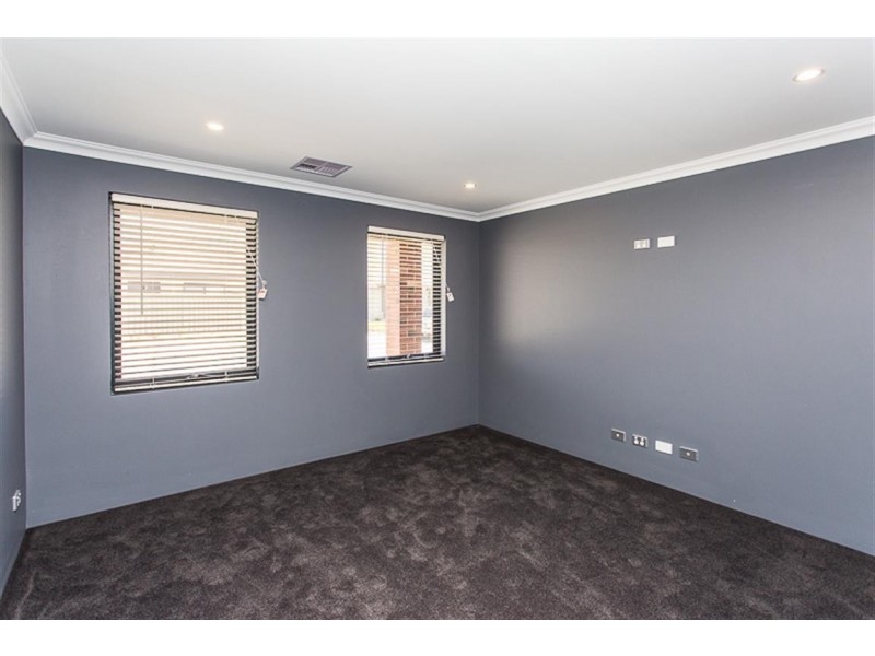 163 Honeywood Drive, Wandi WA 6167