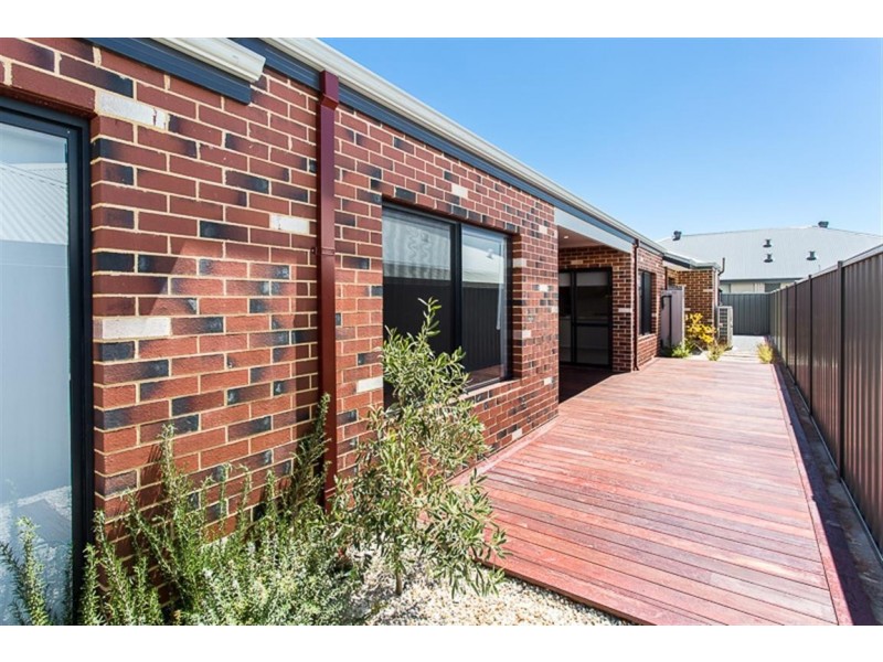 163 Honeywood Drive, Wandi WA 6167