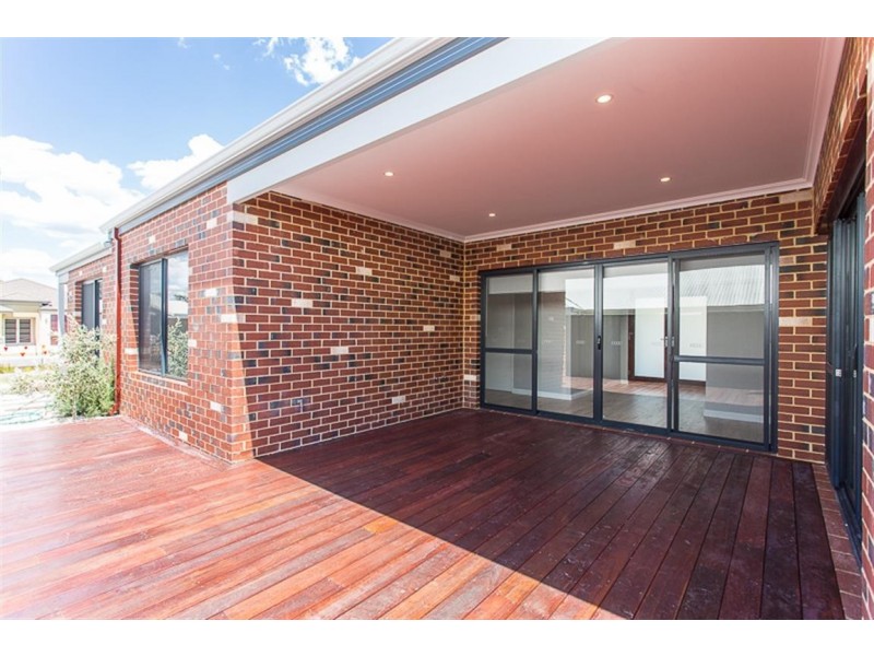 163 Honeywood Drive, Wandi WA 6167