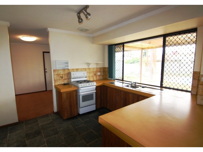 14 Drysdale Street, Shelley WA 6148