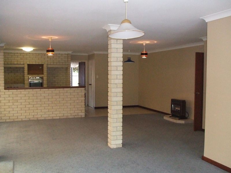 8 Doric Street, Shelley WA 6148