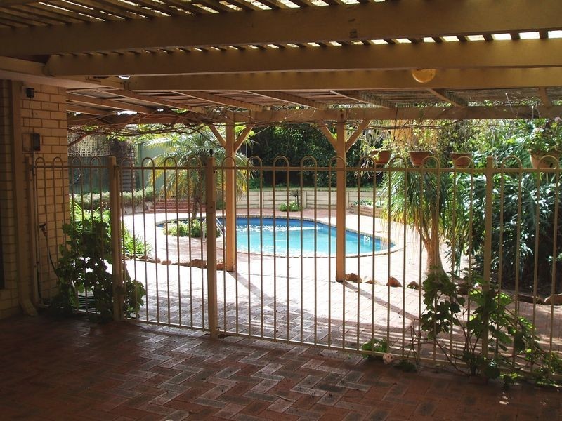 8 Doric Street, Shelley WA 6148