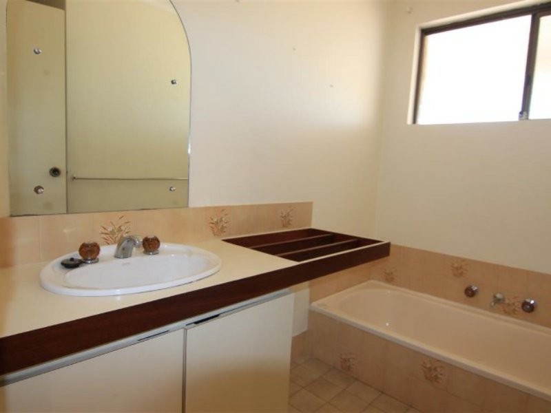 11 Kimberley Way, Parkwood WA 6147