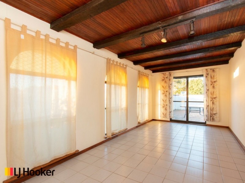 25 Holmes Street, Shelley WA 6148