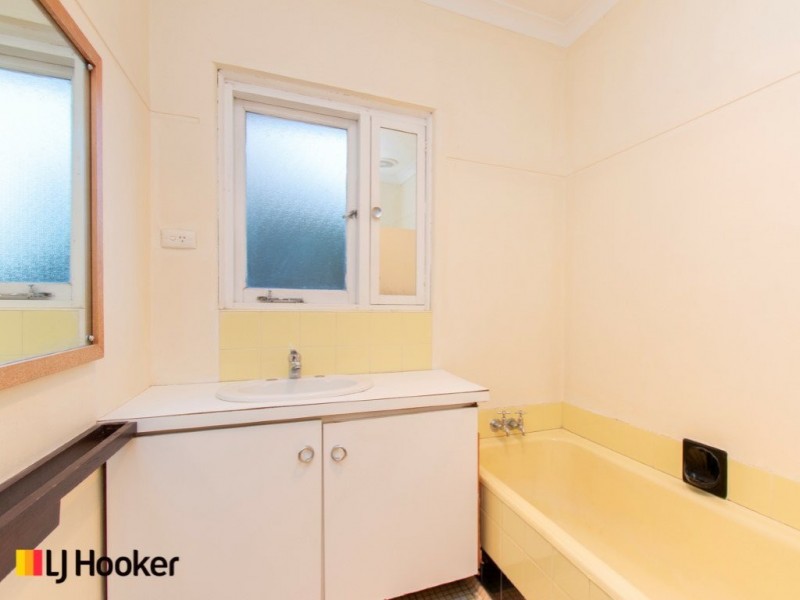 25 Holmes Street, Shelley WA 6148