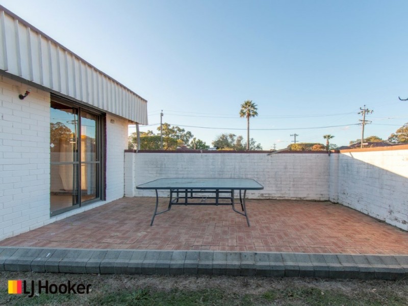 25 Holmes Street, Shelley WA 6148