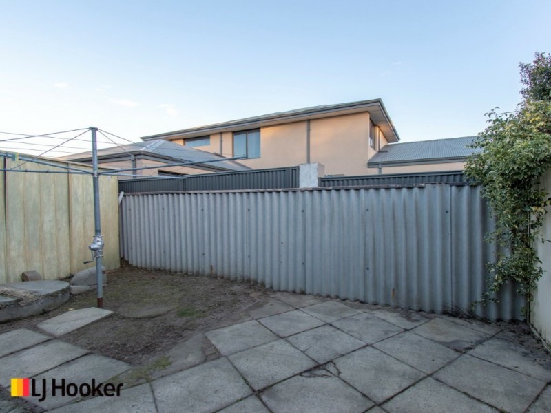 25 Holmes Street, Shelley WA 6148