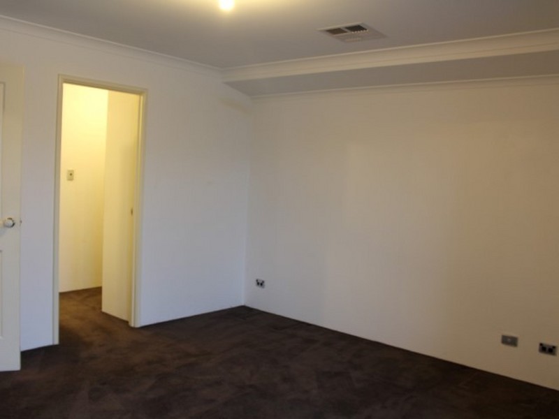 18 Gingerale Circle, Byford WA 6122