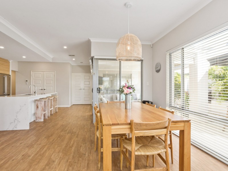 19 Willis Terrace, Hammond Park WA 6164