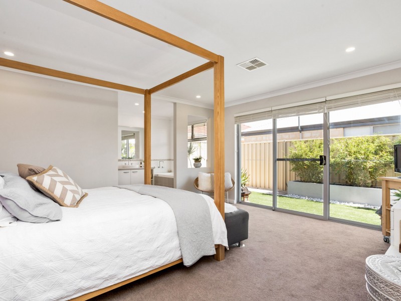 19 Willis Terrace, Hammond Park WA 6164