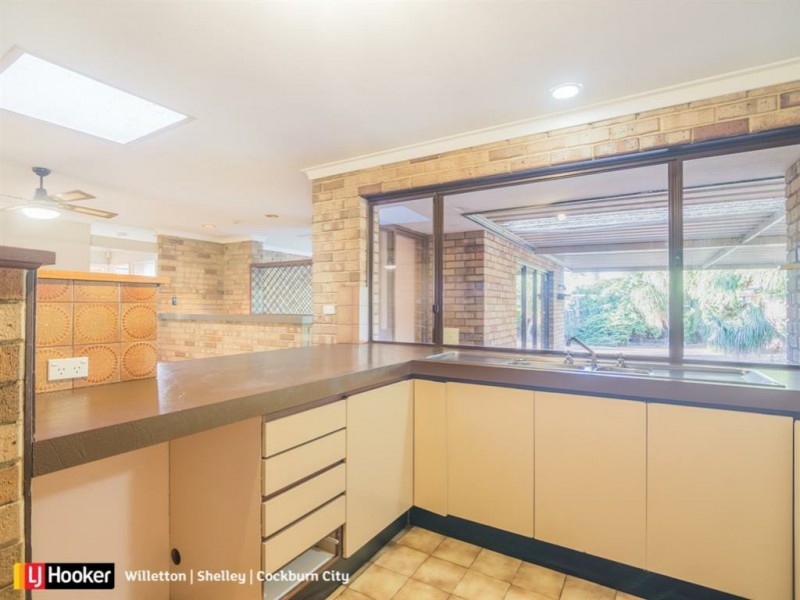 18 Leonard Way, Spearwood WA 6163