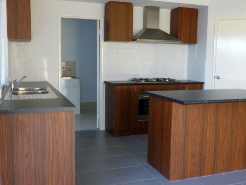 5 Caper Place, Success WA 6164
