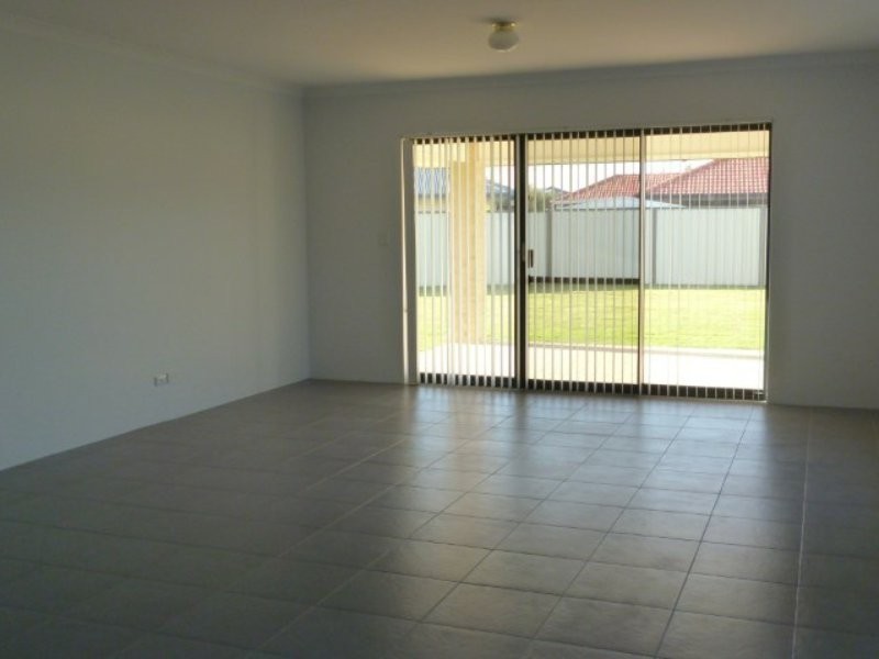 5 Caper Place, Success WA 6164