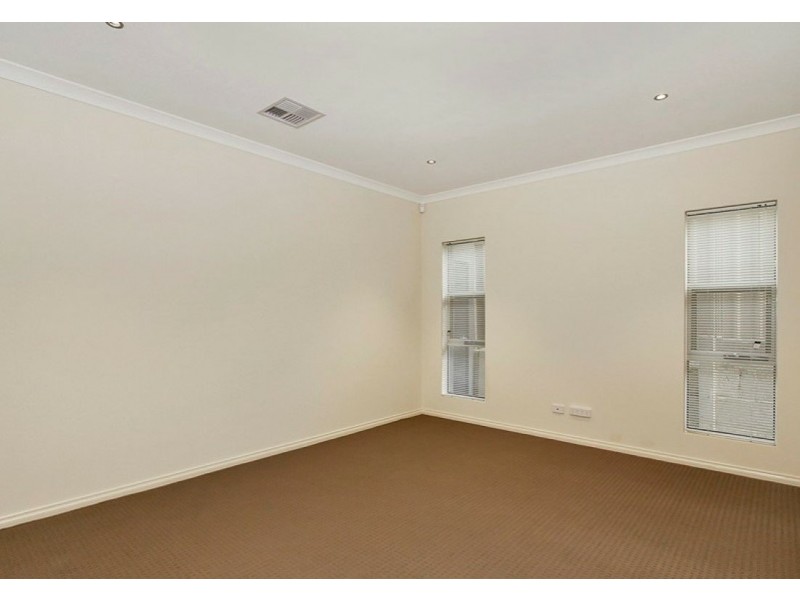 77A Huntriss Road, Karrinyup WA 6018