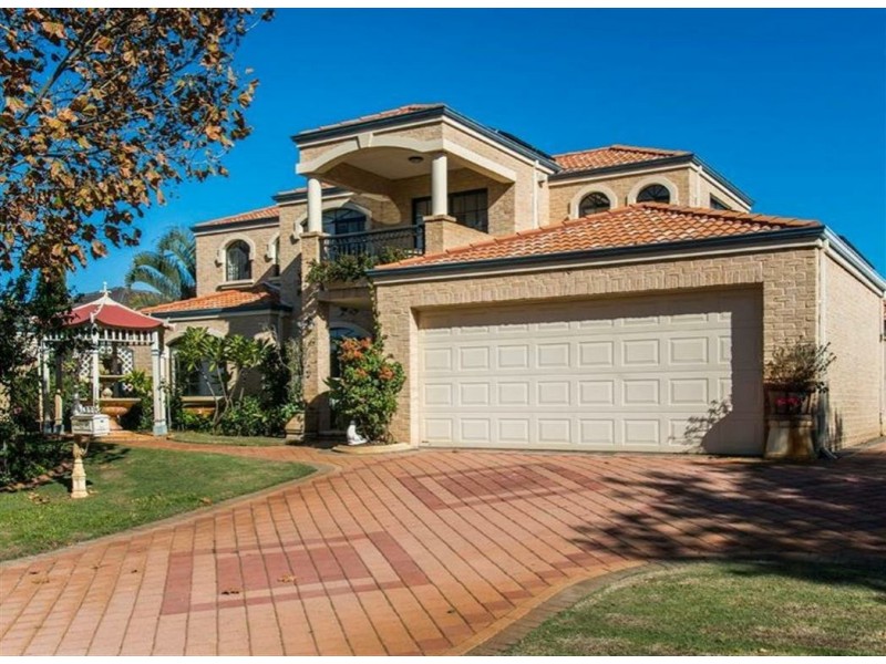 32 Roebuck Avenue, Canning Vale WA 6155