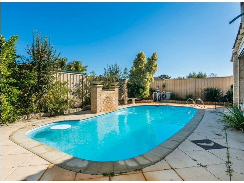 32 Roebuck Avenue, Canning Vale WA 6155